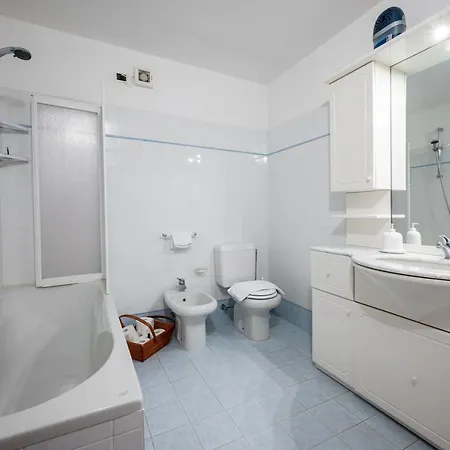 With Bicycle Storage In - Larihome A24 * Dongo