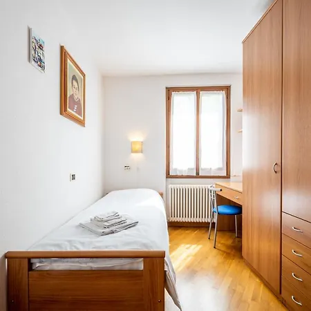 With Bicycle Storage In - Larihome A24 Apartment
