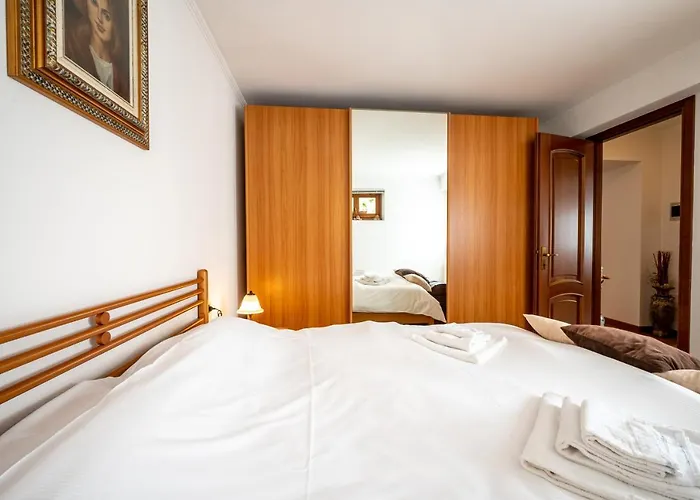 With Bicycle Storage In - Larihome A24 * Dongo